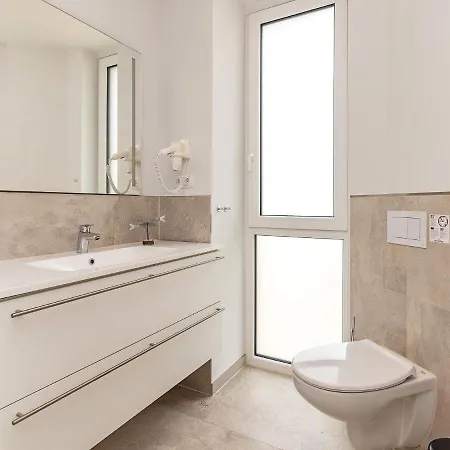 Apartman 6 Person In *