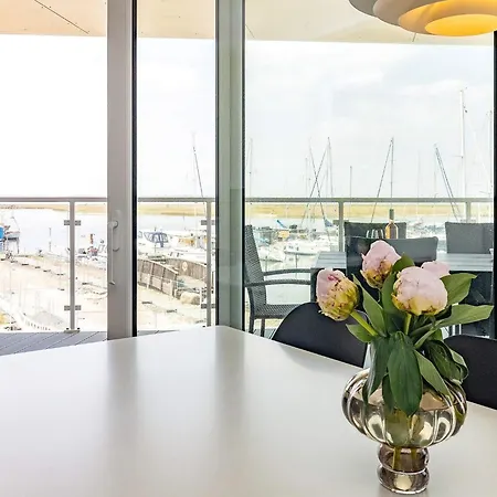 Meerblickwohnung In Exklusiver Lage